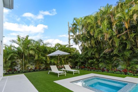 Tiny photo for 450 NE Spanish Court, Boca Raton, FL 33432 (MLS # R11151898)