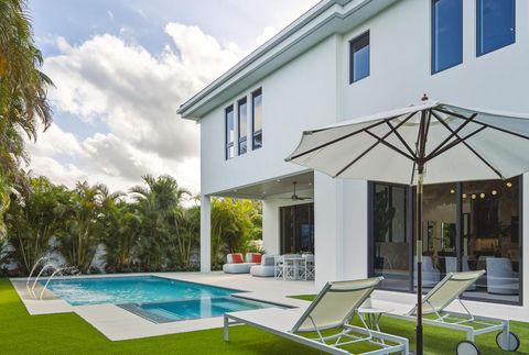 Tiny photo for 450 NE Spanish Court, Boca Raton, FL 33432 (MLS # R11151898)