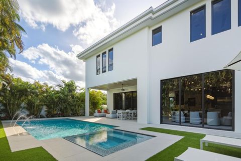 Tiny photo for 450 NE Spanish Court, Boca Raton, FL 33432 (MLS # R11151898)