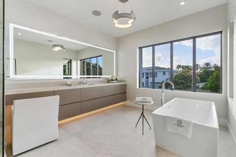 Tiny photo for 450 NE Spanish Court, Boca Raton, FL 33432 (MLS # R11151898)