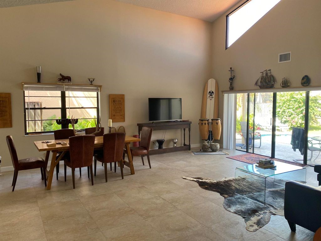 Photo of 2579 La Lique Circle, Palm Beach Gardens, FL 33410 (MLS # R10981638)