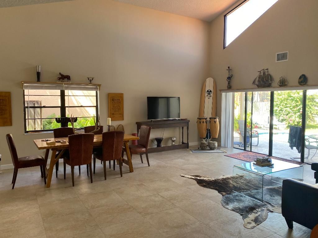 Photo of 2579 La Lique Circle, Palm Beach Gardens, FL 33410 (MLS # R10981638)