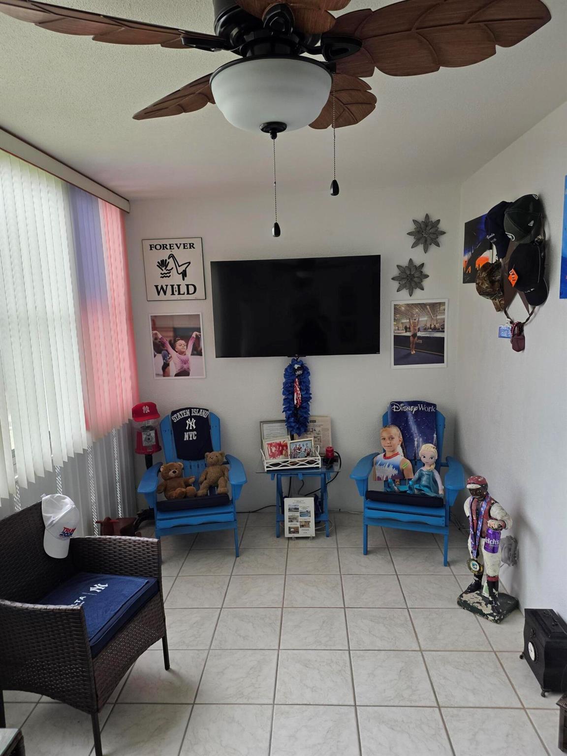 SOUTHAMPTON CONDO - Residential