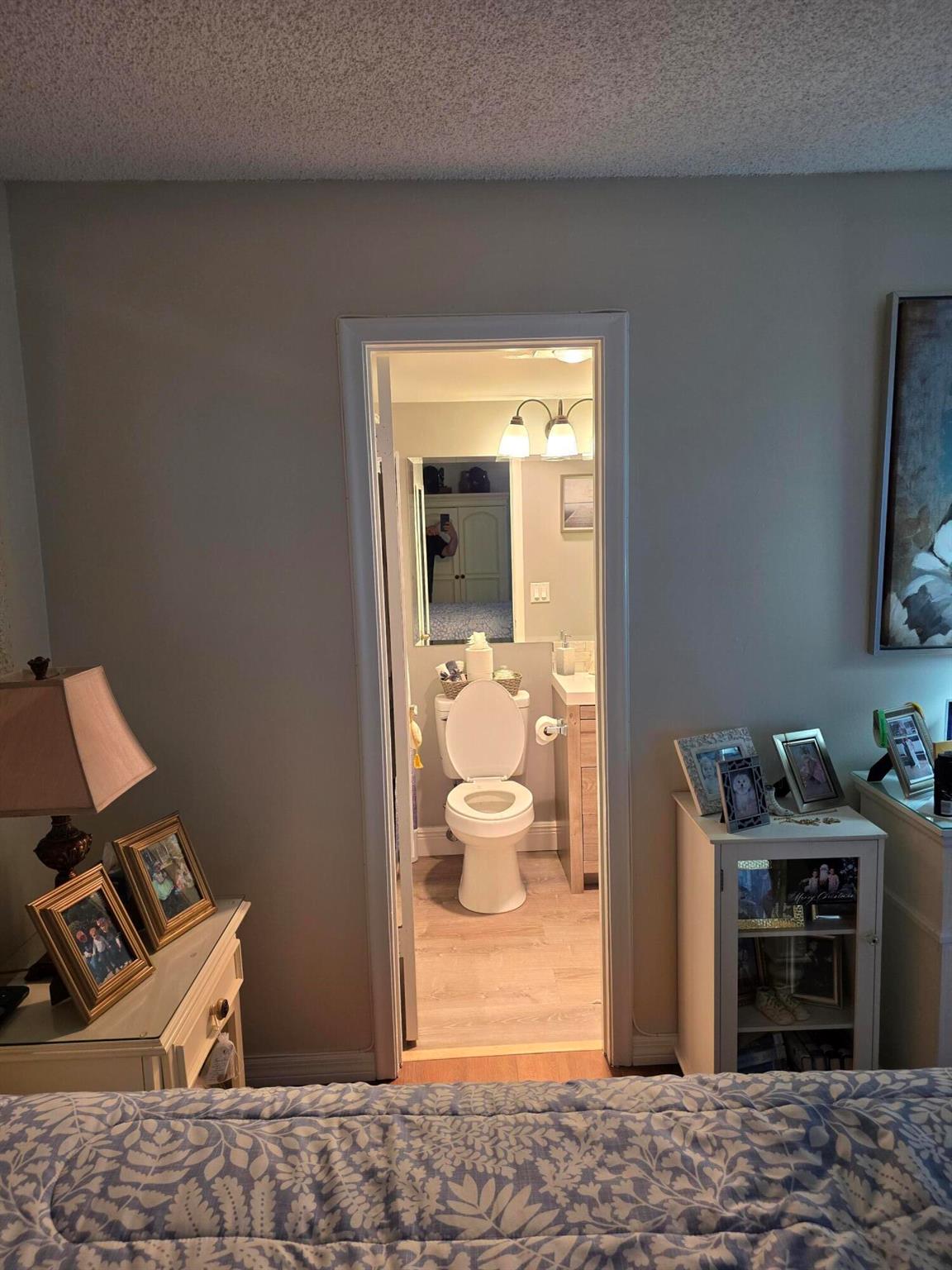 SOUTHAMPTON CONDO - Residential