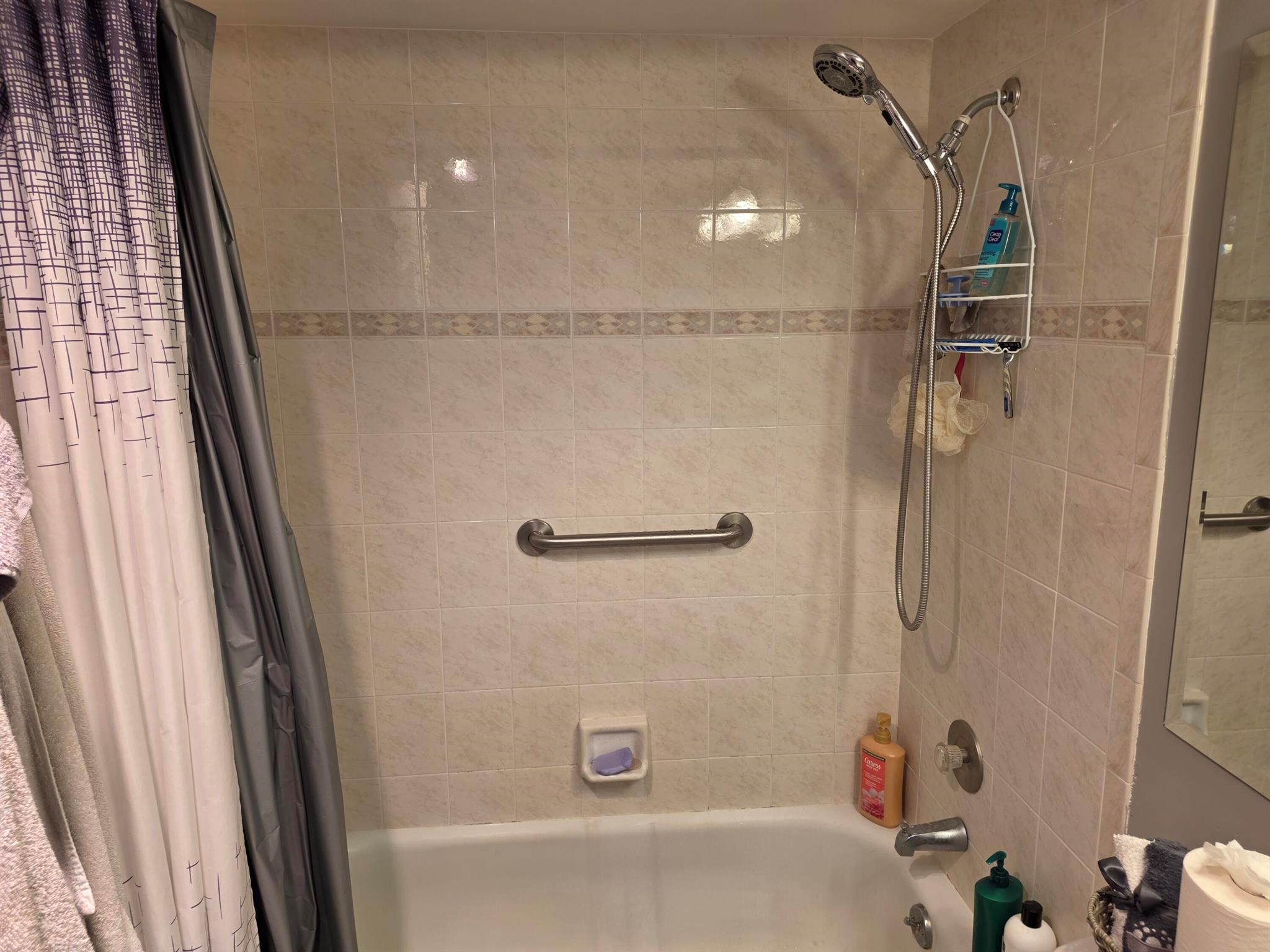 SOUTHAMPTON CONDO - Residential