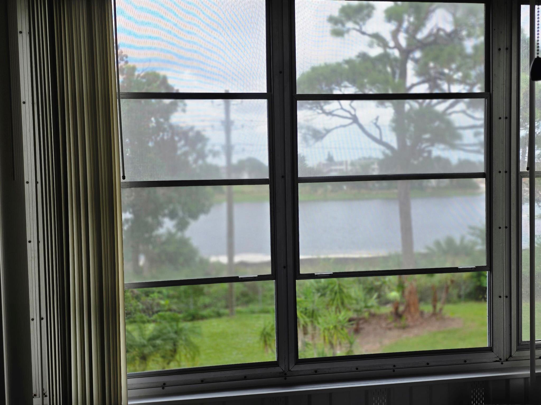 SOUTHAMPTON CONDO - Residential