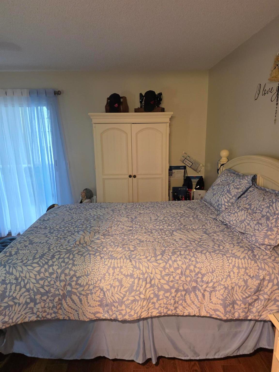 SOUTHAMPTON CONDO - Residential