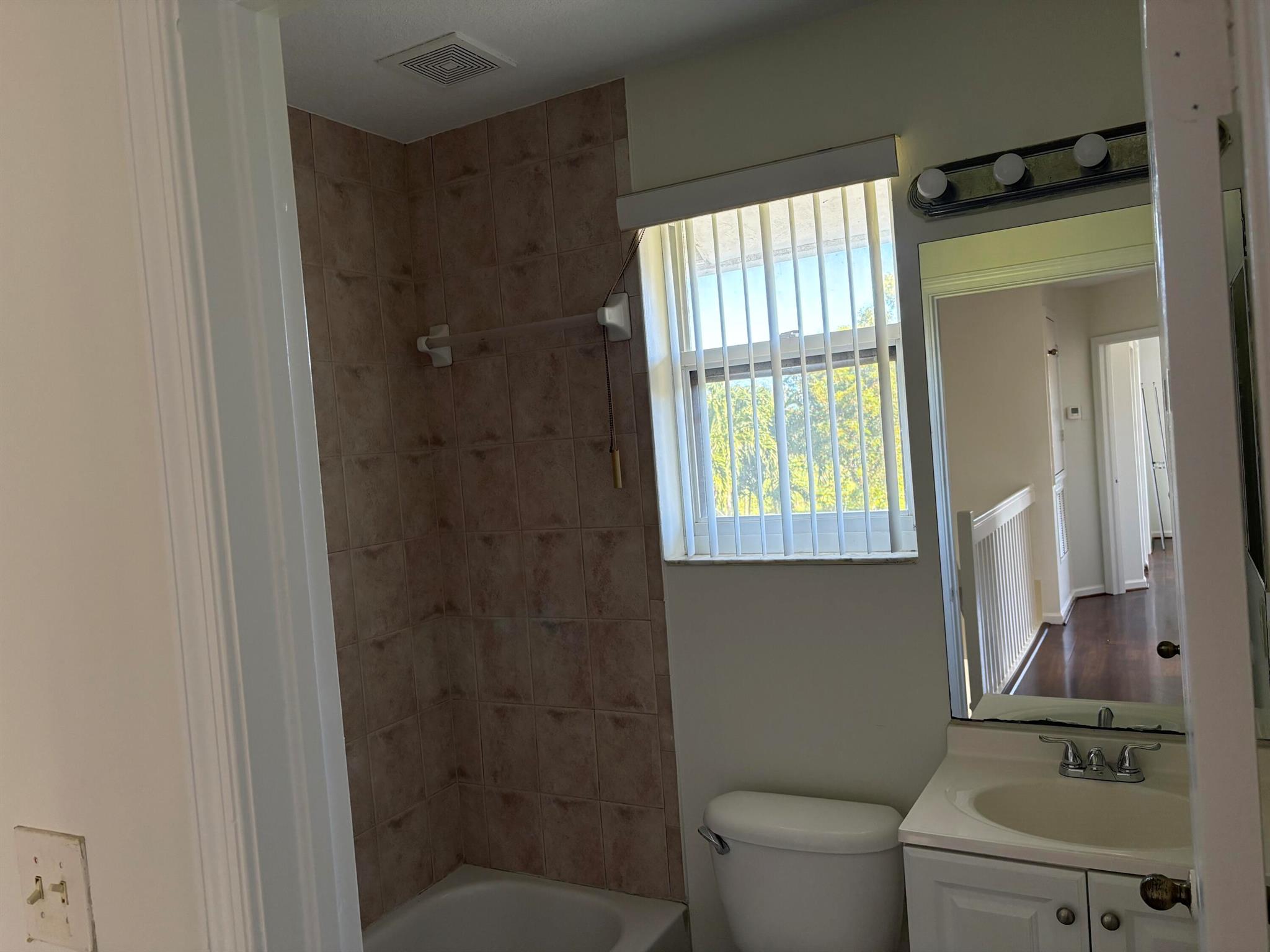 SOUTH SHORE 4 OF WELLINGT - Residential Lease