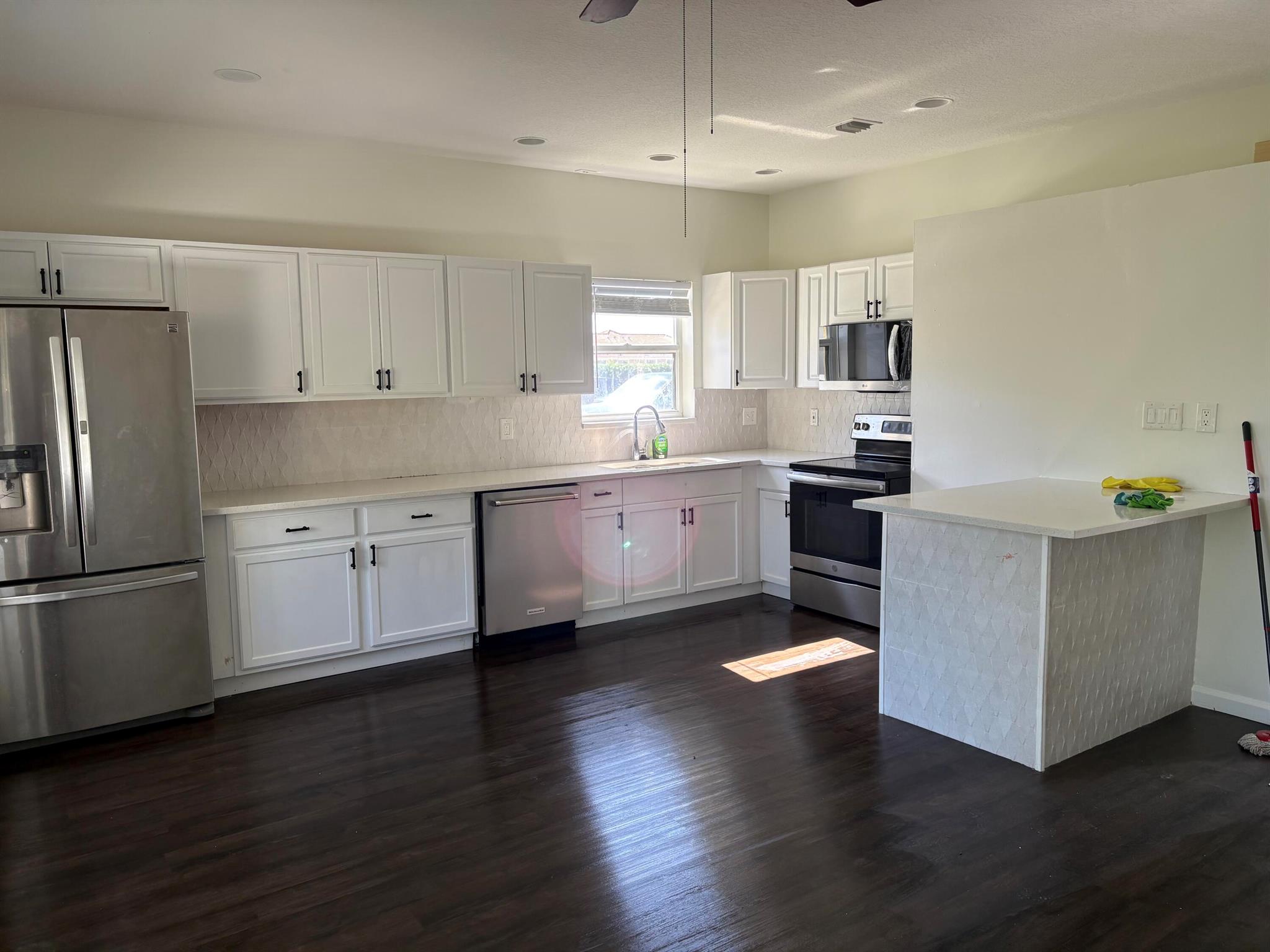 SOUTH SHORE 4 OF WELLINGT - Residential Lease