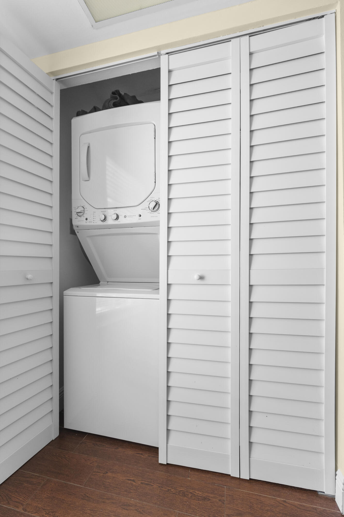 VILLAGES OF ORIOLE BONAIRE - Residential