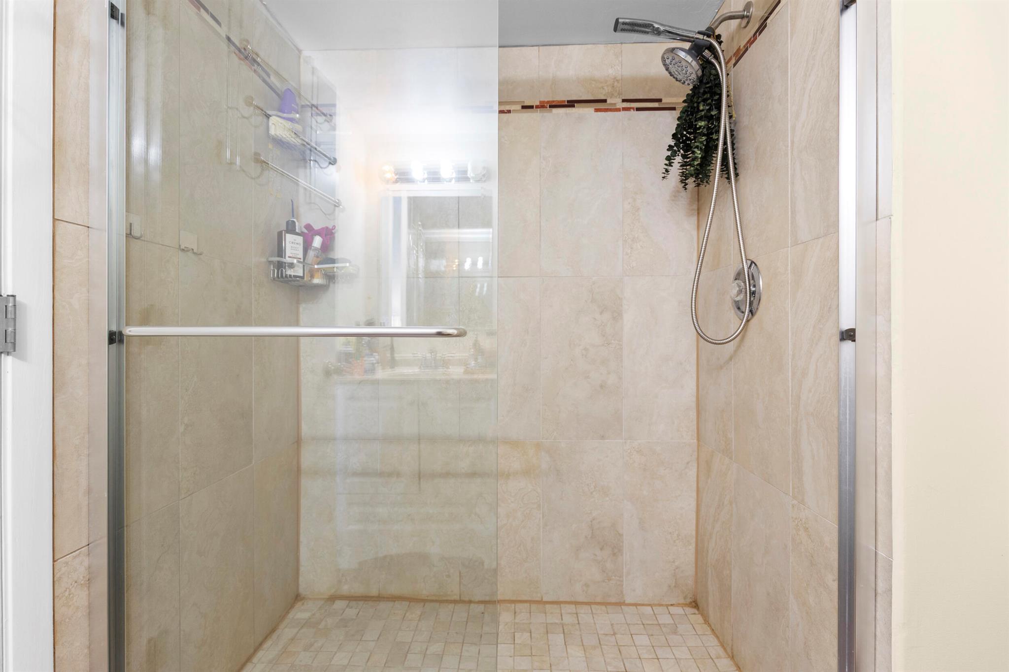 VILLAGES OF ORIOLE BONAIR - Residential