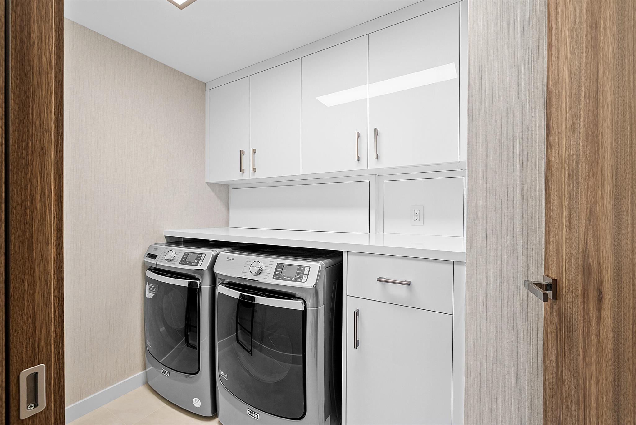 200 EAST PALMETTO PARK CO - Residential