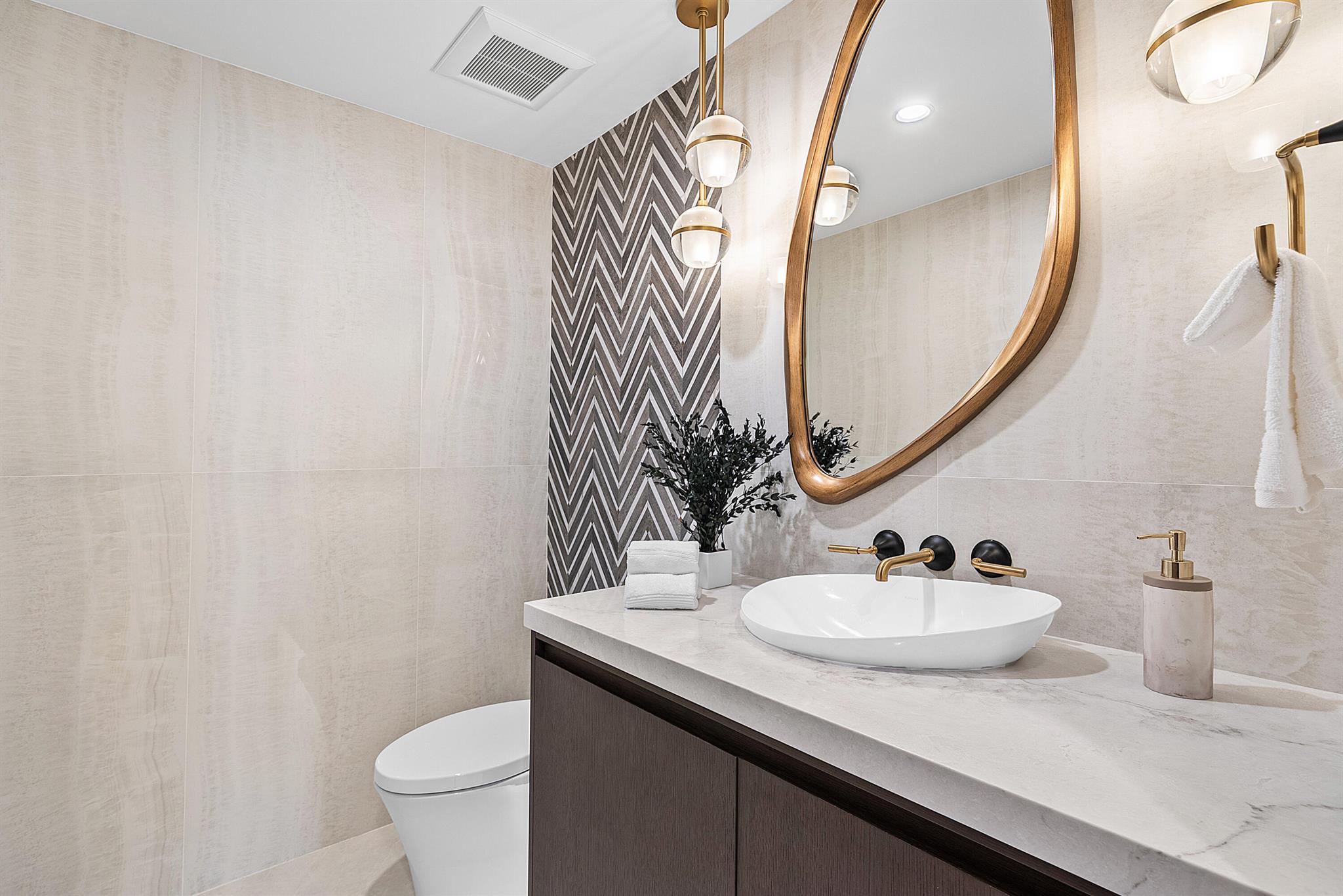 200 EAST PALMETTO PARK CO - Residential