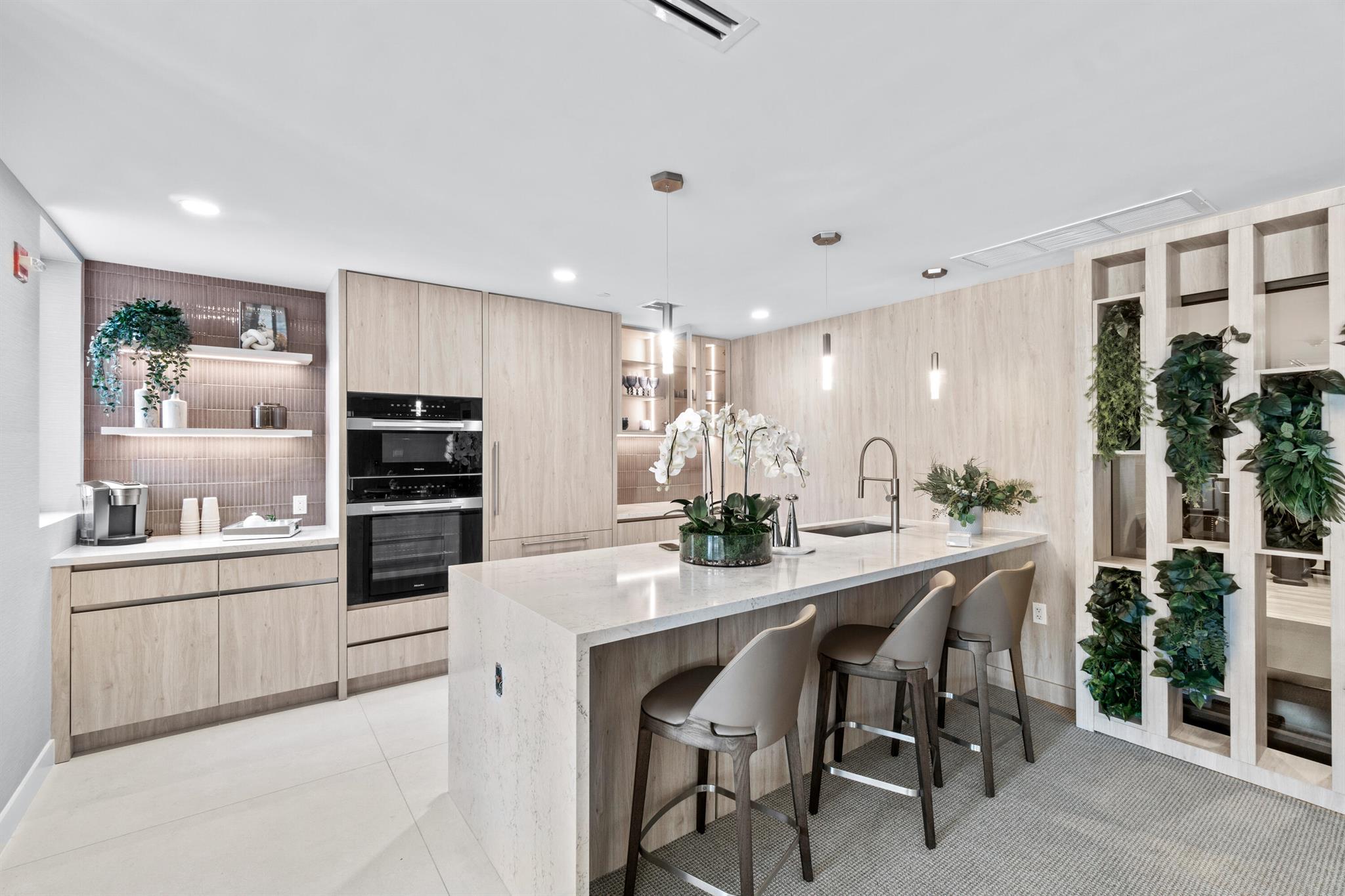 200 EAST PALMETTO PARK CO - Residential