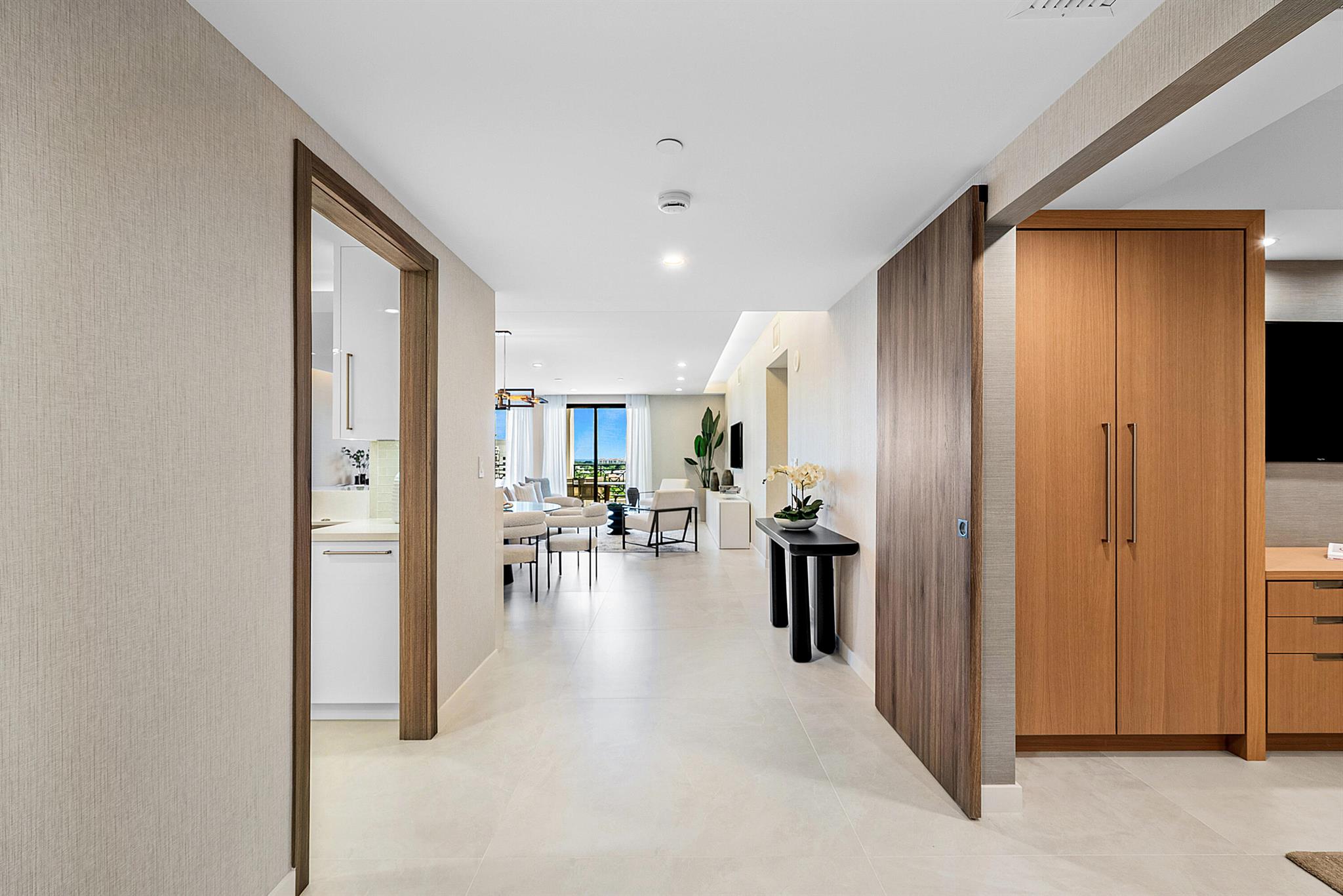 200 EAST PALMETTO PARK CO - Residential