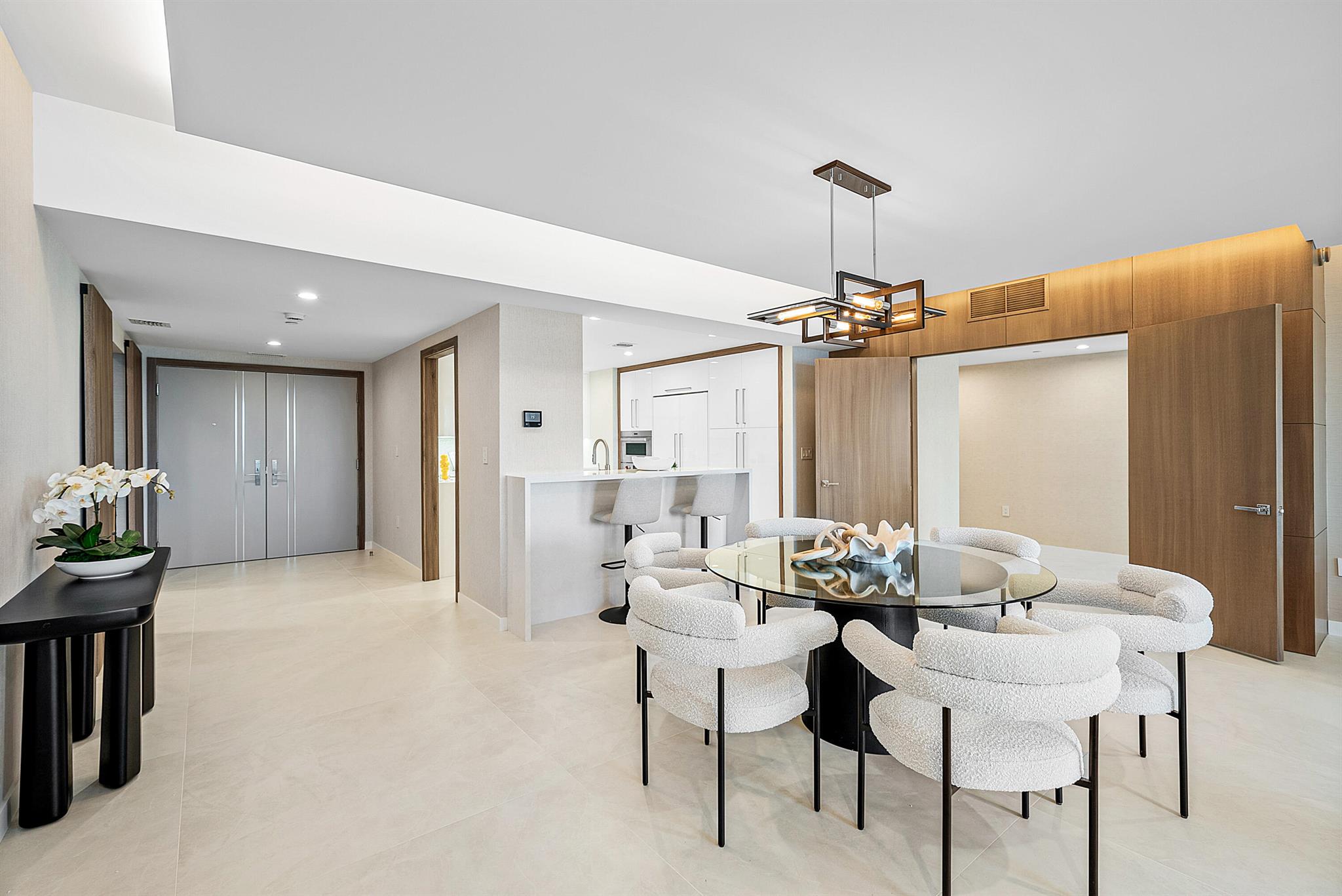 200 EAST PALMETTO PARK CO - Residential