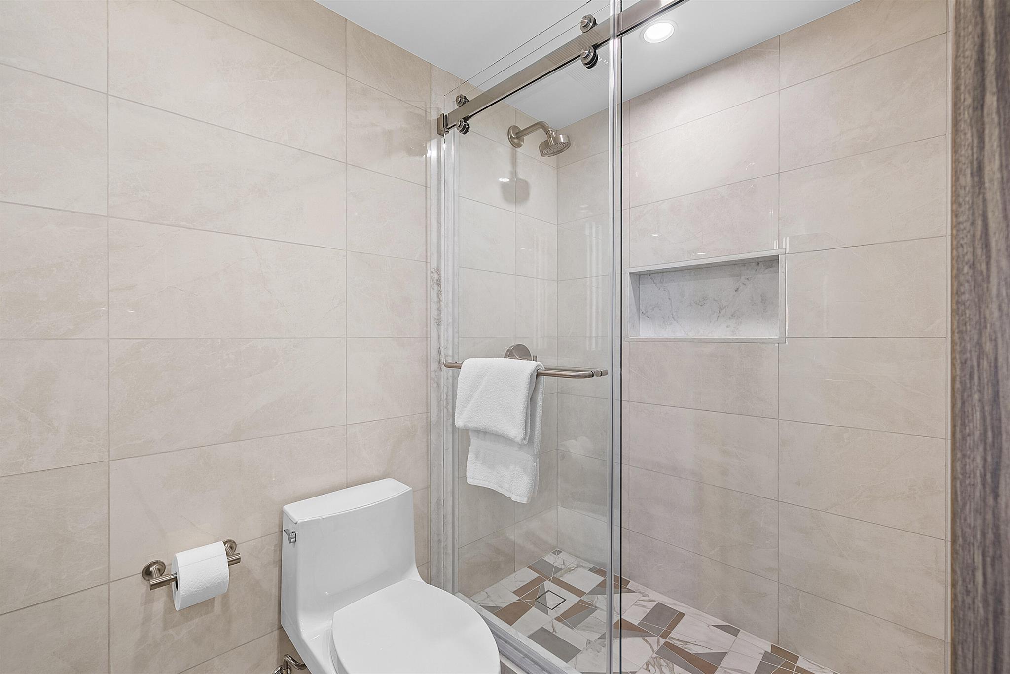 200 EAST PALMETTO PARK CO - Residential
