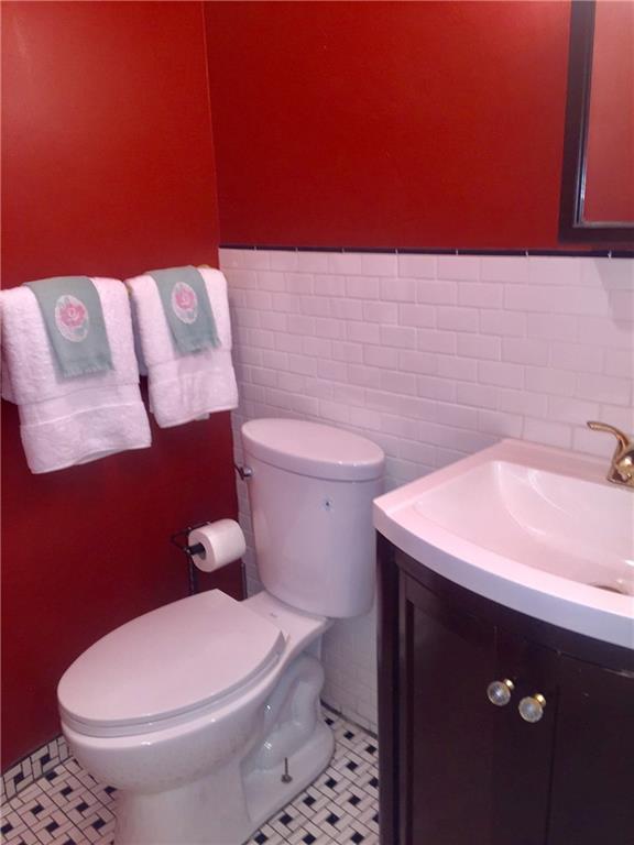 Imperial Point Colonnades - Residential Lease