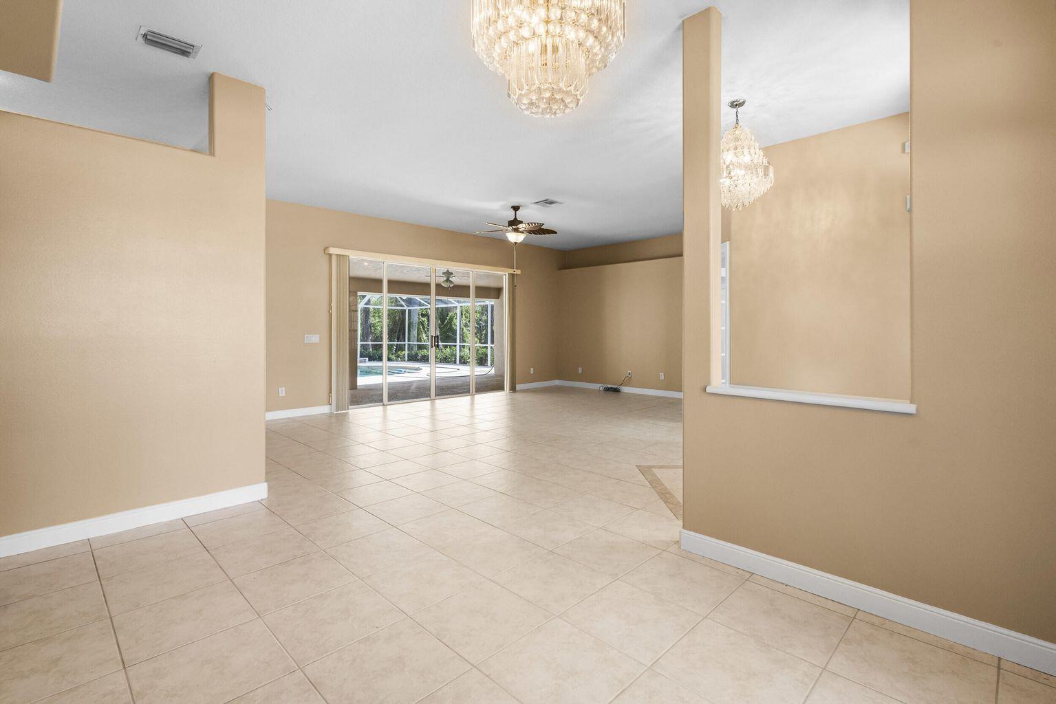 COUNTRY CLUB POINTE - Residential