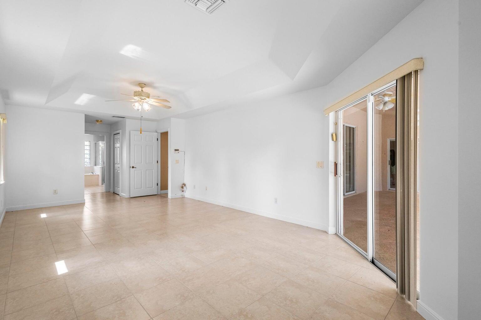 COUNTRY CLUB POINTE - Residential