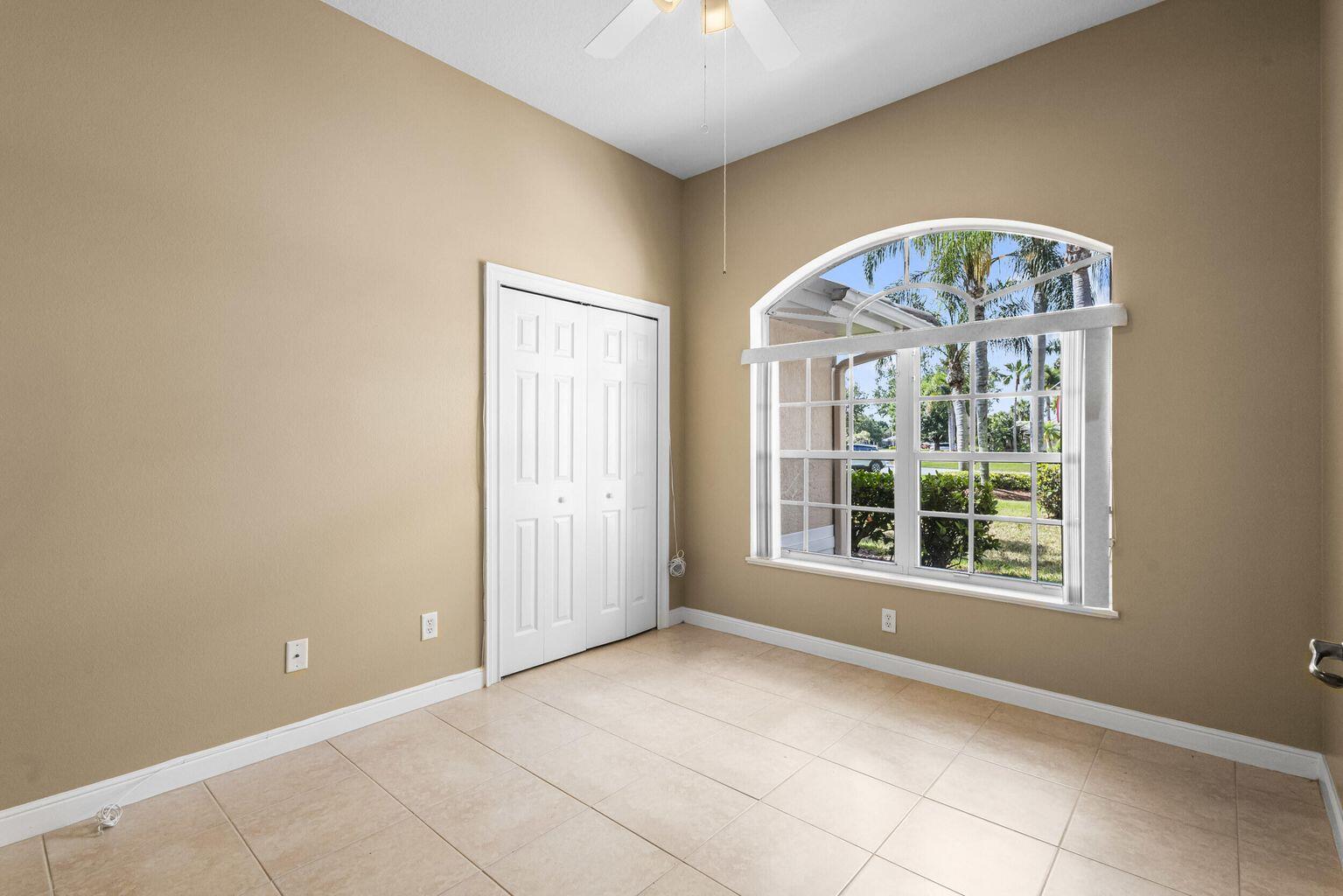 COUNTRY CLUB POINTE - Residential