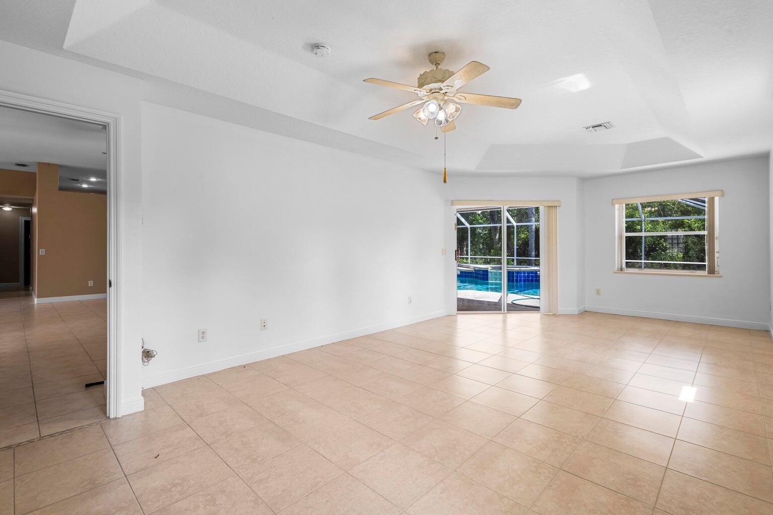 COUNTRY CLUB POINTE - Residential