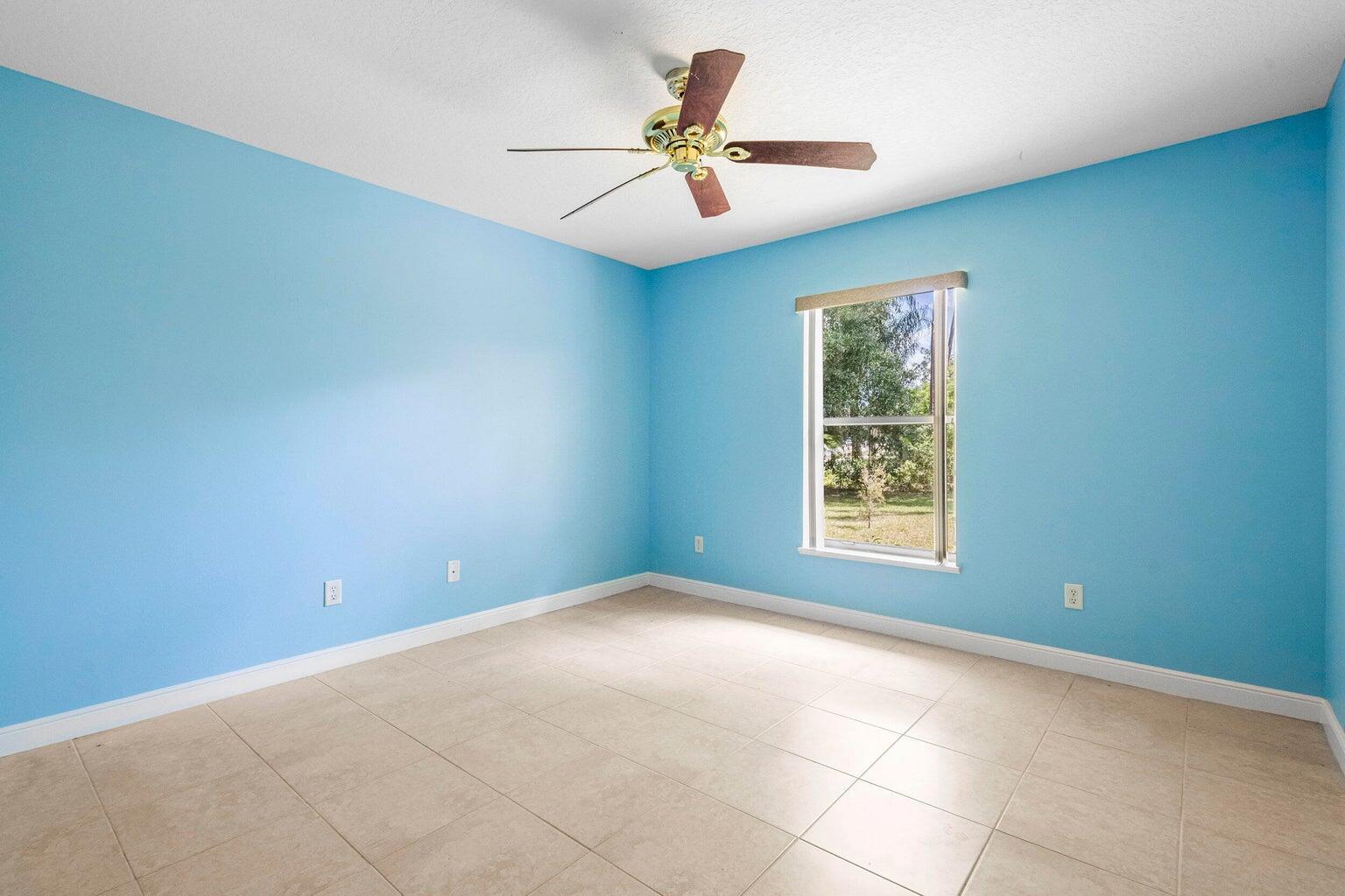 COUNTRY CLUB POINTE - Residential