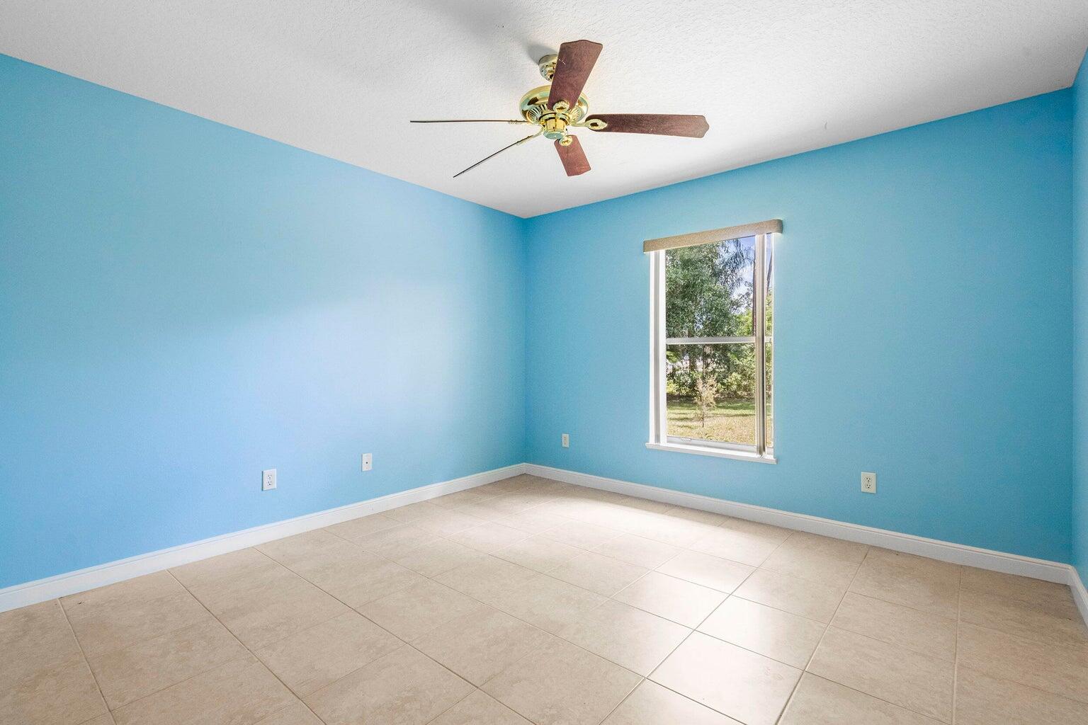 COUNTRY CLUB POINTE - Residential