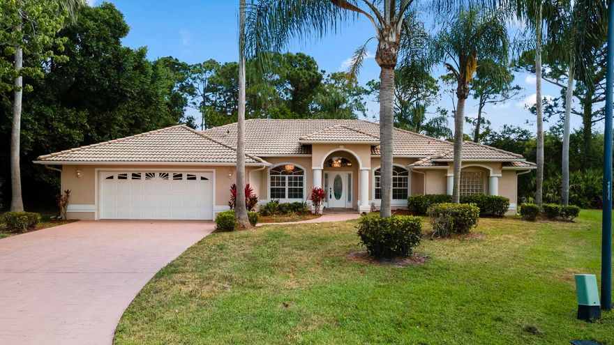 Three bedroon two bath with a den/office/4th bedroom. Cul de sac location. Screened lanai over the heated pool and spa. Formal Dining Room. 2016 A/C. Golf cart parking in garage. Secluded yard backed to preserve.