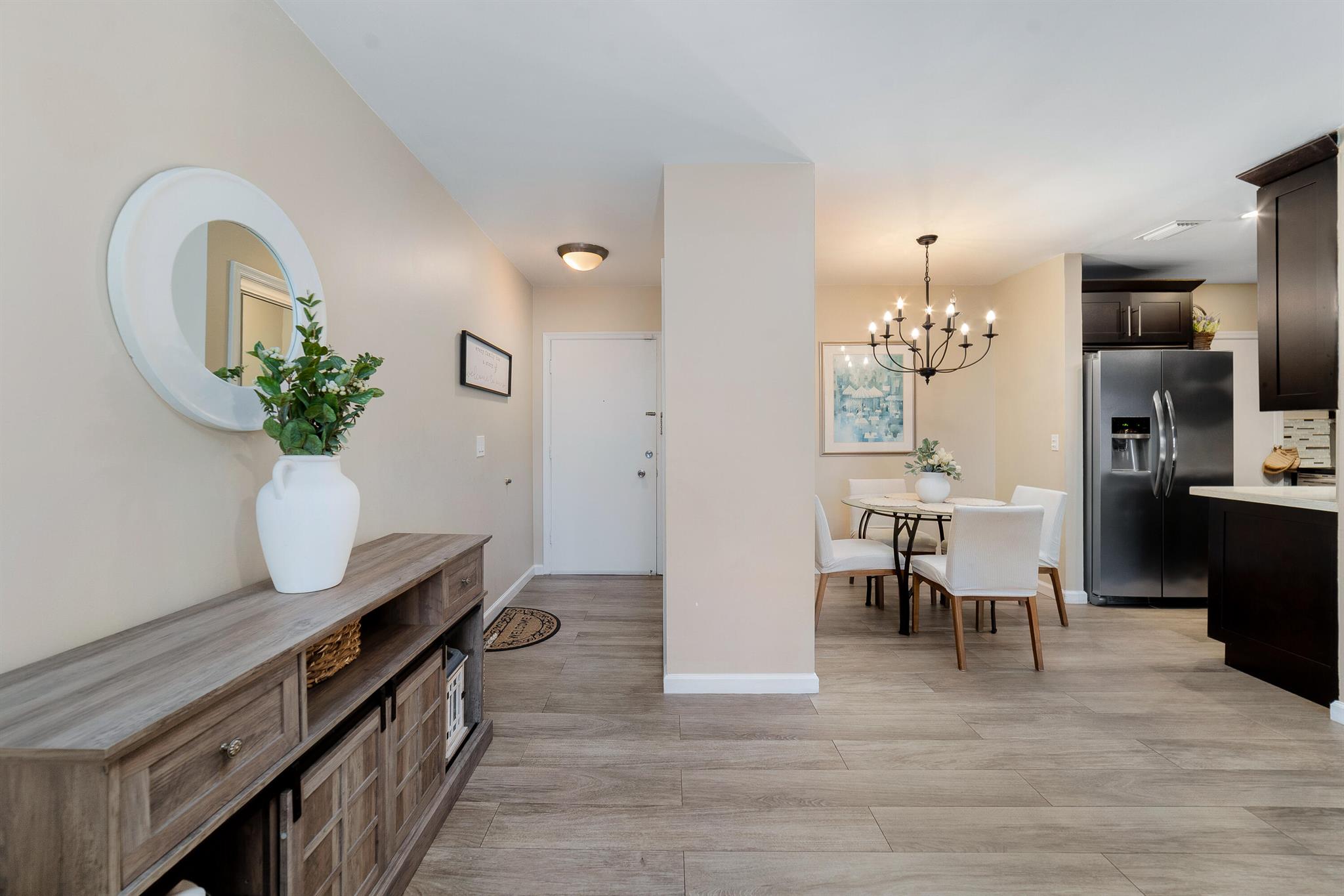 IMPERIAL POINT COLONNADES - Residential