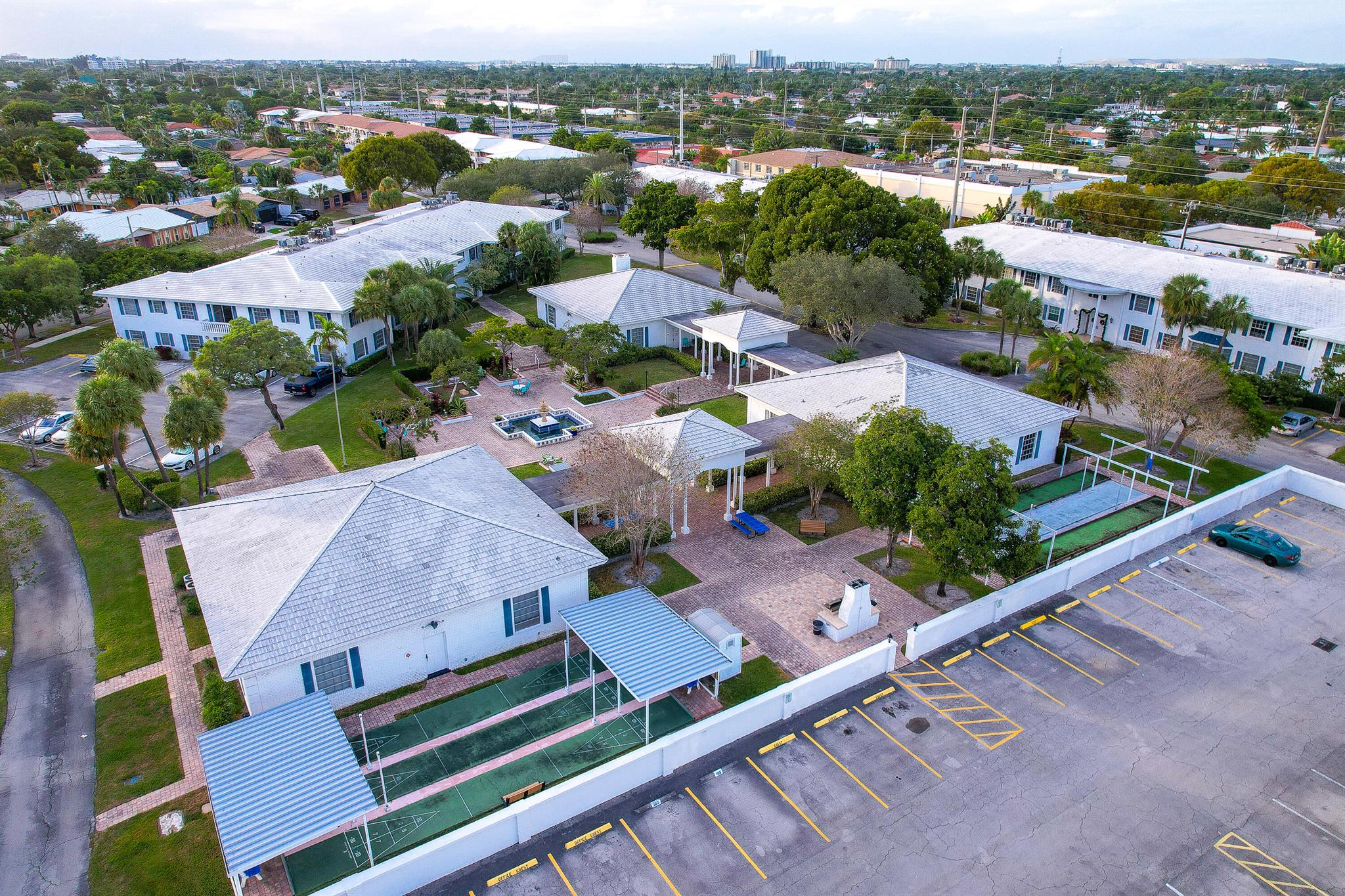IMPERIAL POINT COLONNADES - Residential