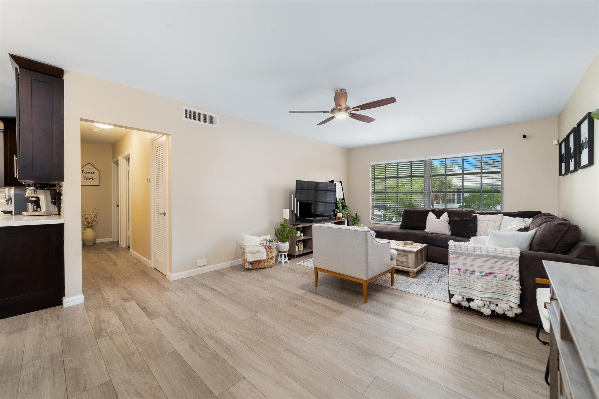 IMPERIAL POINT COLONNADES - Residential