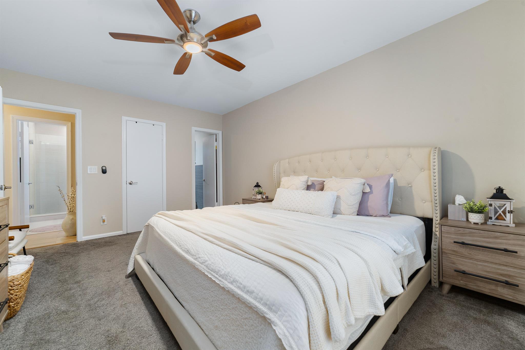 IMPERIAL POINT COLONNADES - Residential