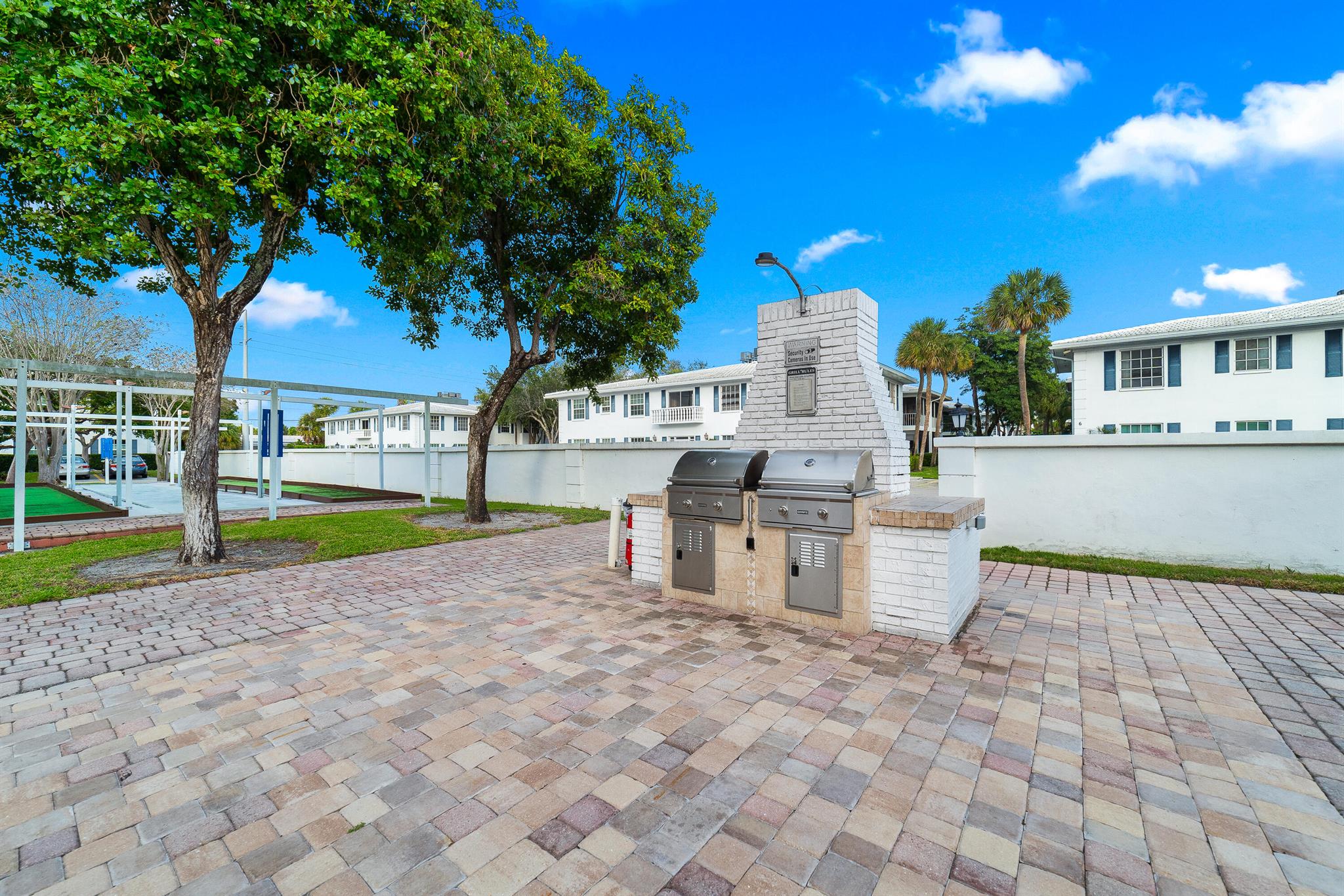 IMPERIAL POINT COLONNADES - Residential