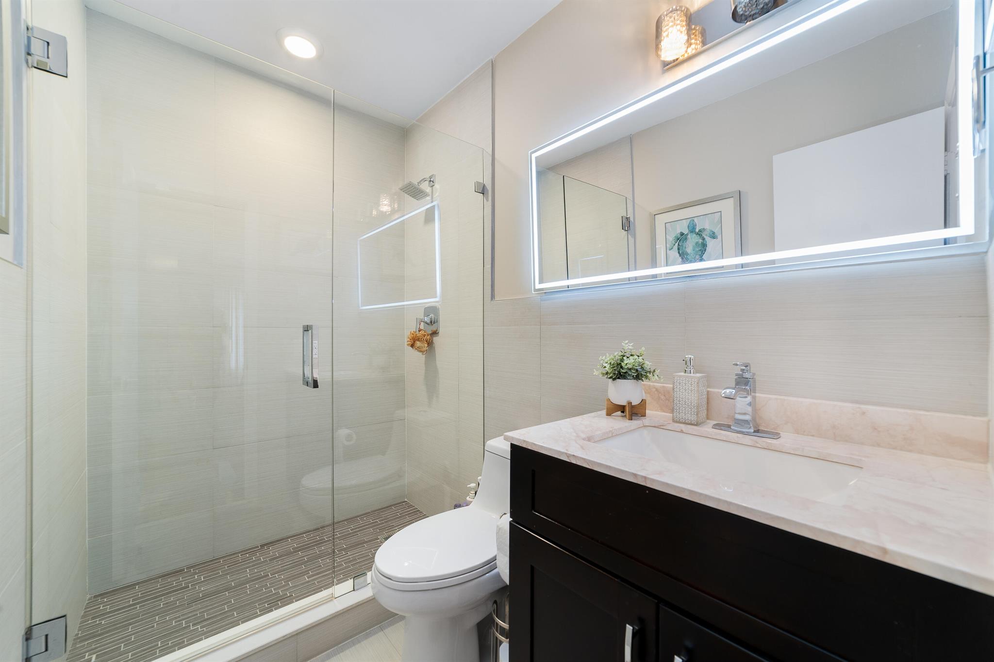 IMPERIAL POINT COLONNADES - Residential