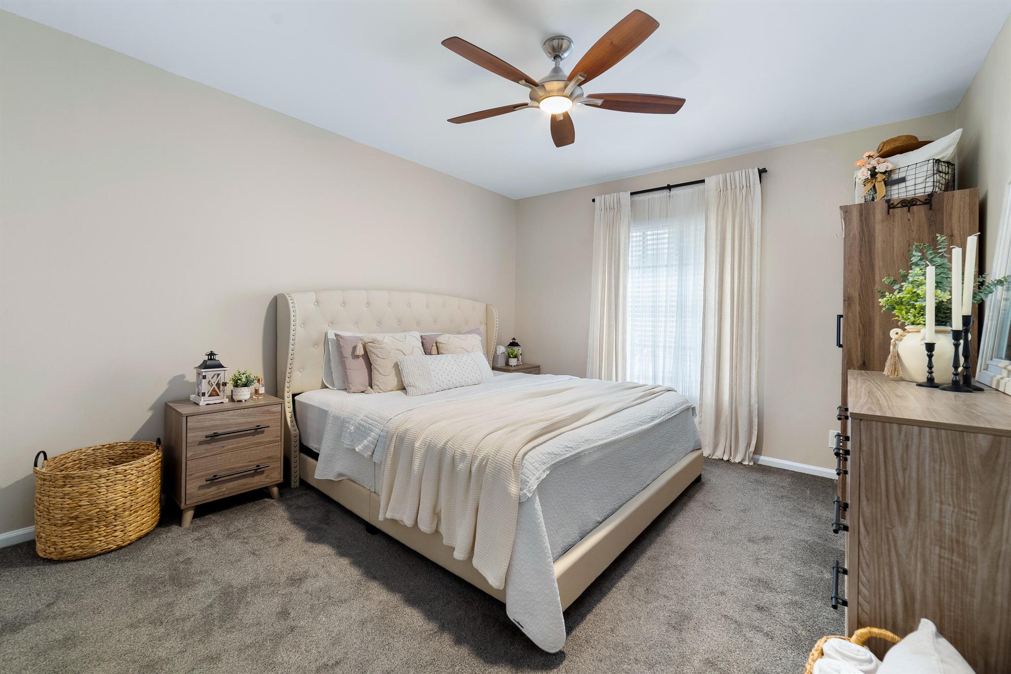 IMPERIAL POINT COLONNADES - Residential