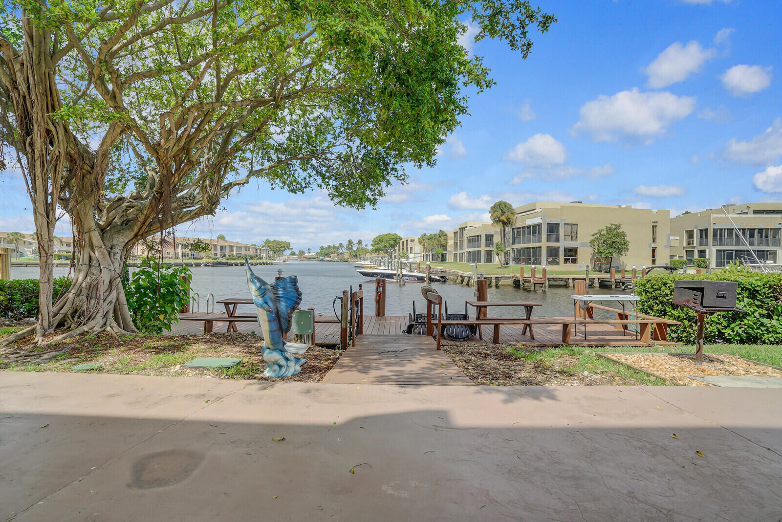 ISLAND CLUB ONE CONDO - Residential