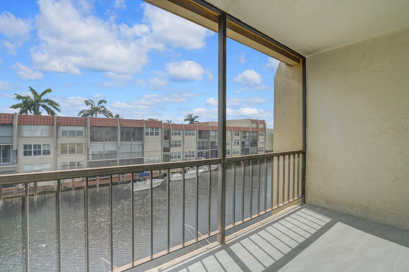 ISLAND CLUB ONE CONDO - Residential
