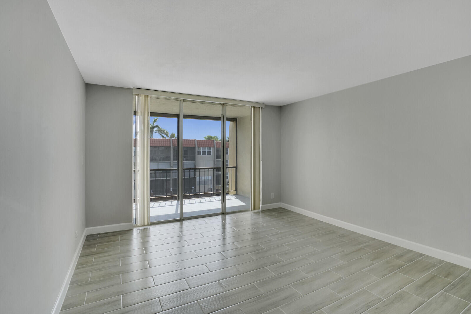 ISLAND CLUB ONE CONDO - Residential