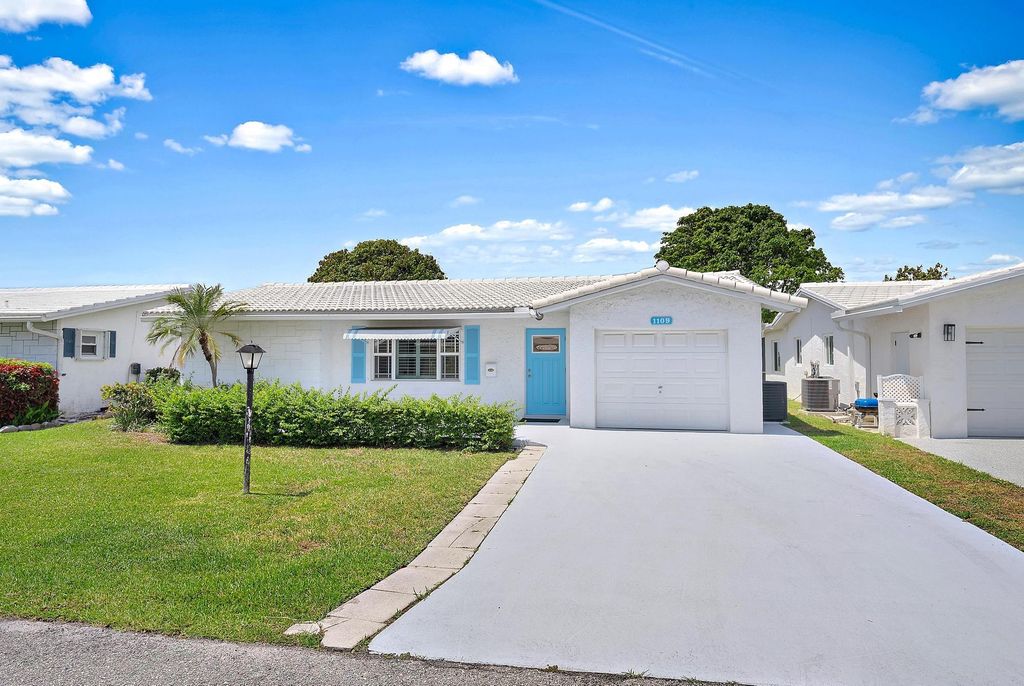 Photo of 1109 Florentine Way, Boynton Beach, FL 33426 (MLS # R11081468)
