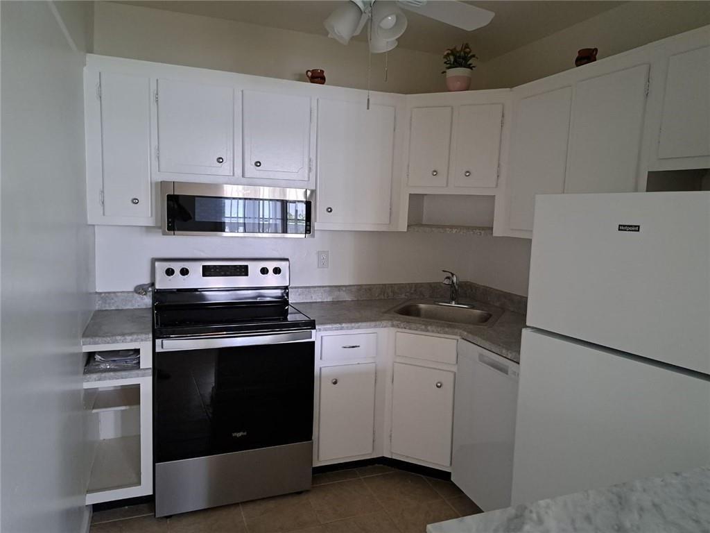 2455 NE 51st St E307