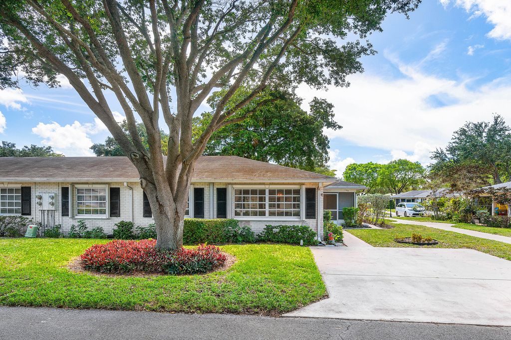 Photo of 10141 S 41st Dr #193, Boynton Beach, FL 33436 (MLS # B26031602)