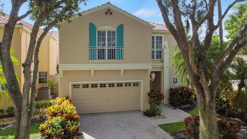 Photo of 7 Via Tivoli, Palm Beach Gardens, FL 33418 (MLS # R10938964)