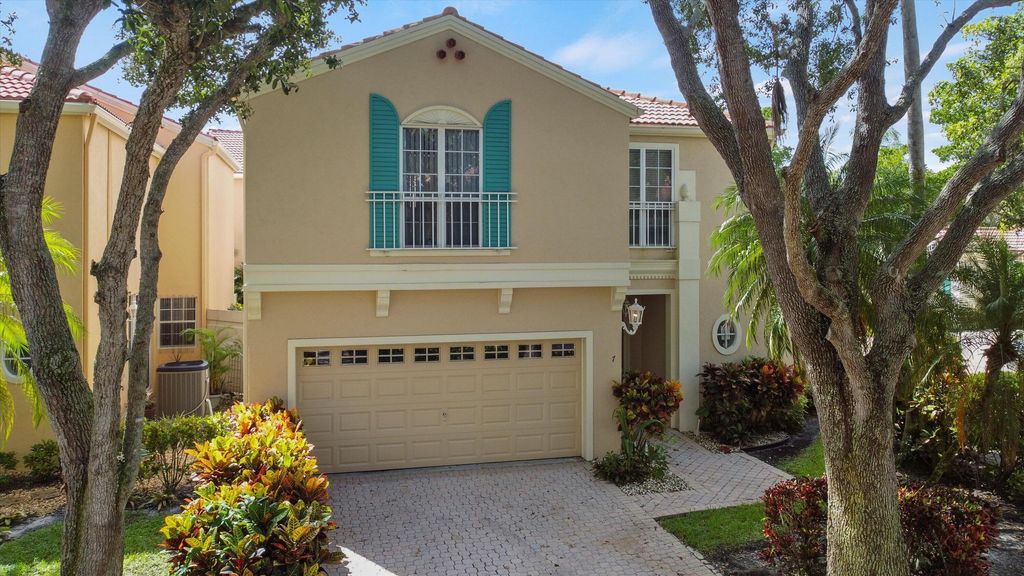 Photo of 7 Via Tivoli, Palm Beach Gardens, FL 33418 (MLS # R10938964)