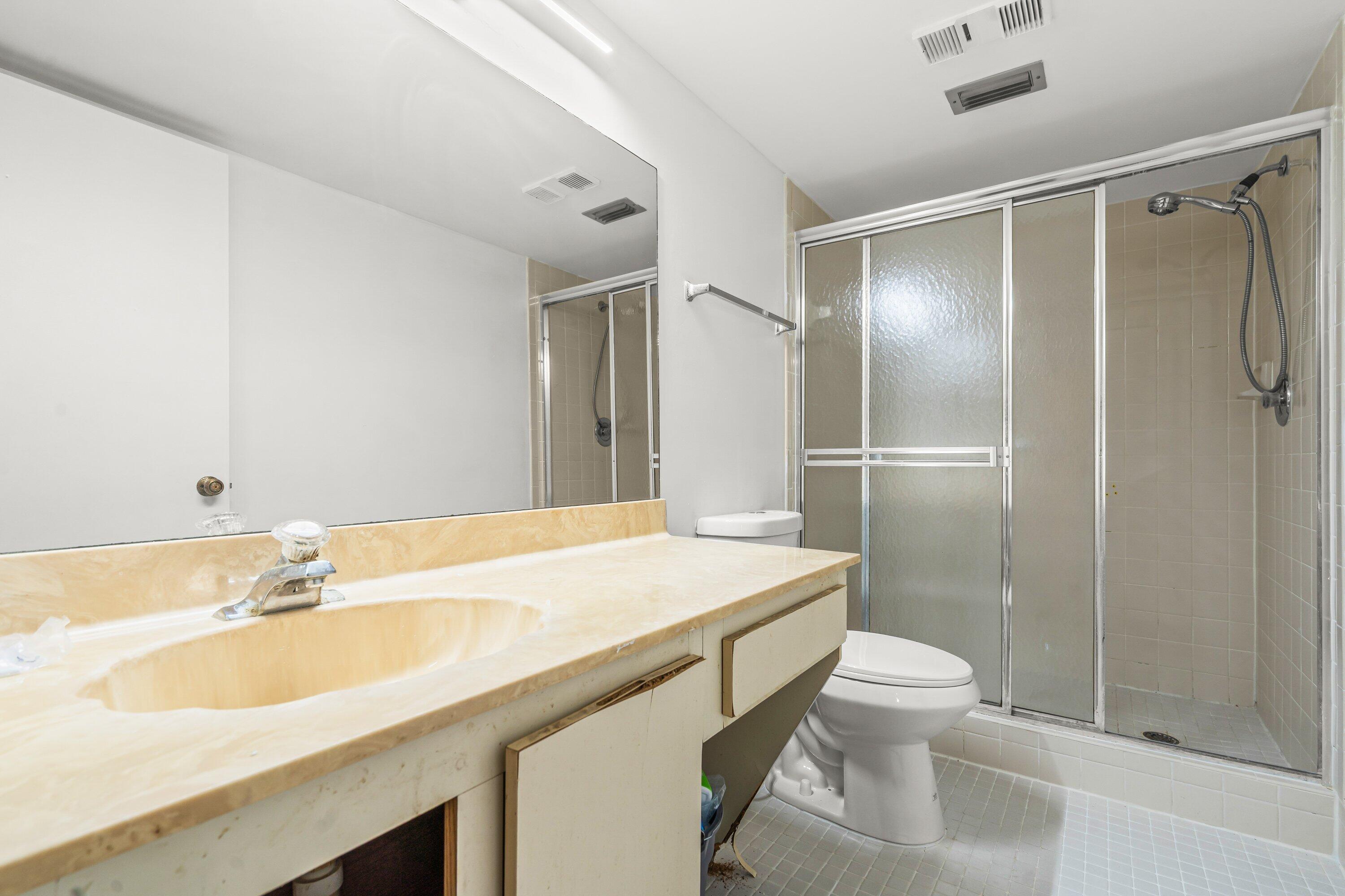 HUNTINGTON LAKES SEC FOUR CONDOS - Residential Lease