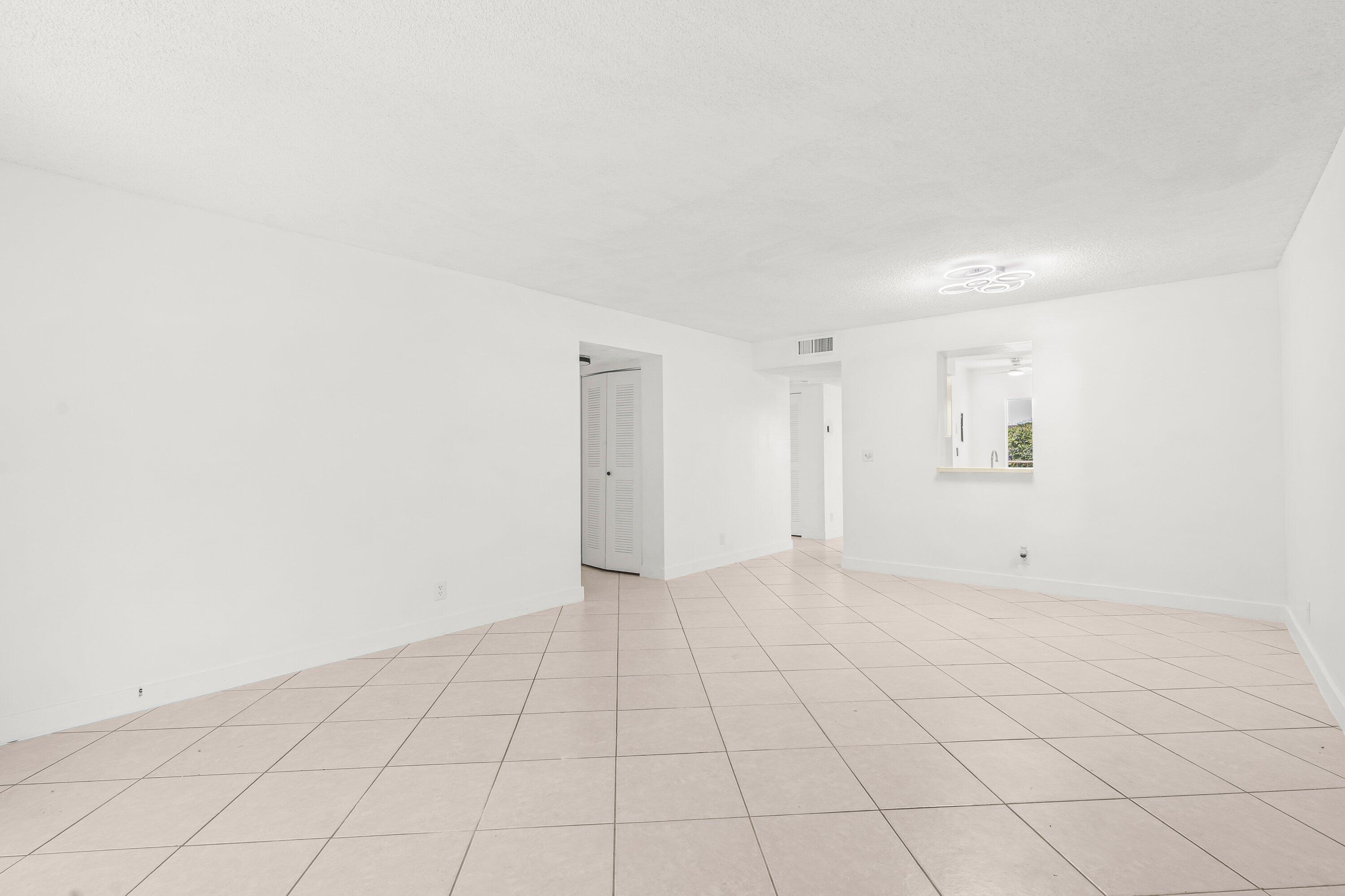 HUNTINGTON LAKES SEC FOUR CONDOS - Residential Lease