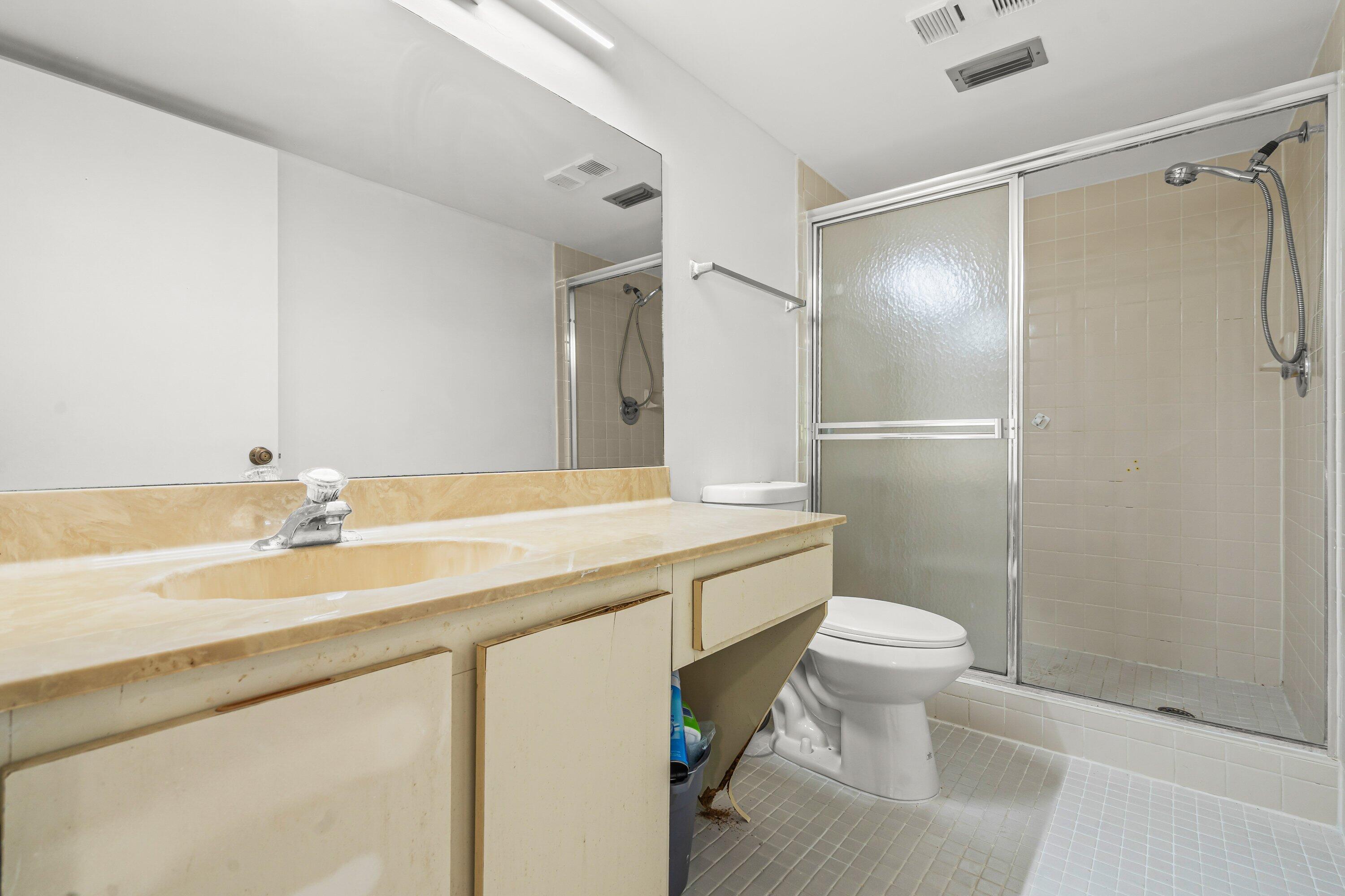 HUNTINGTON LAKES SEC FOUR CONDOS - Residential Lease