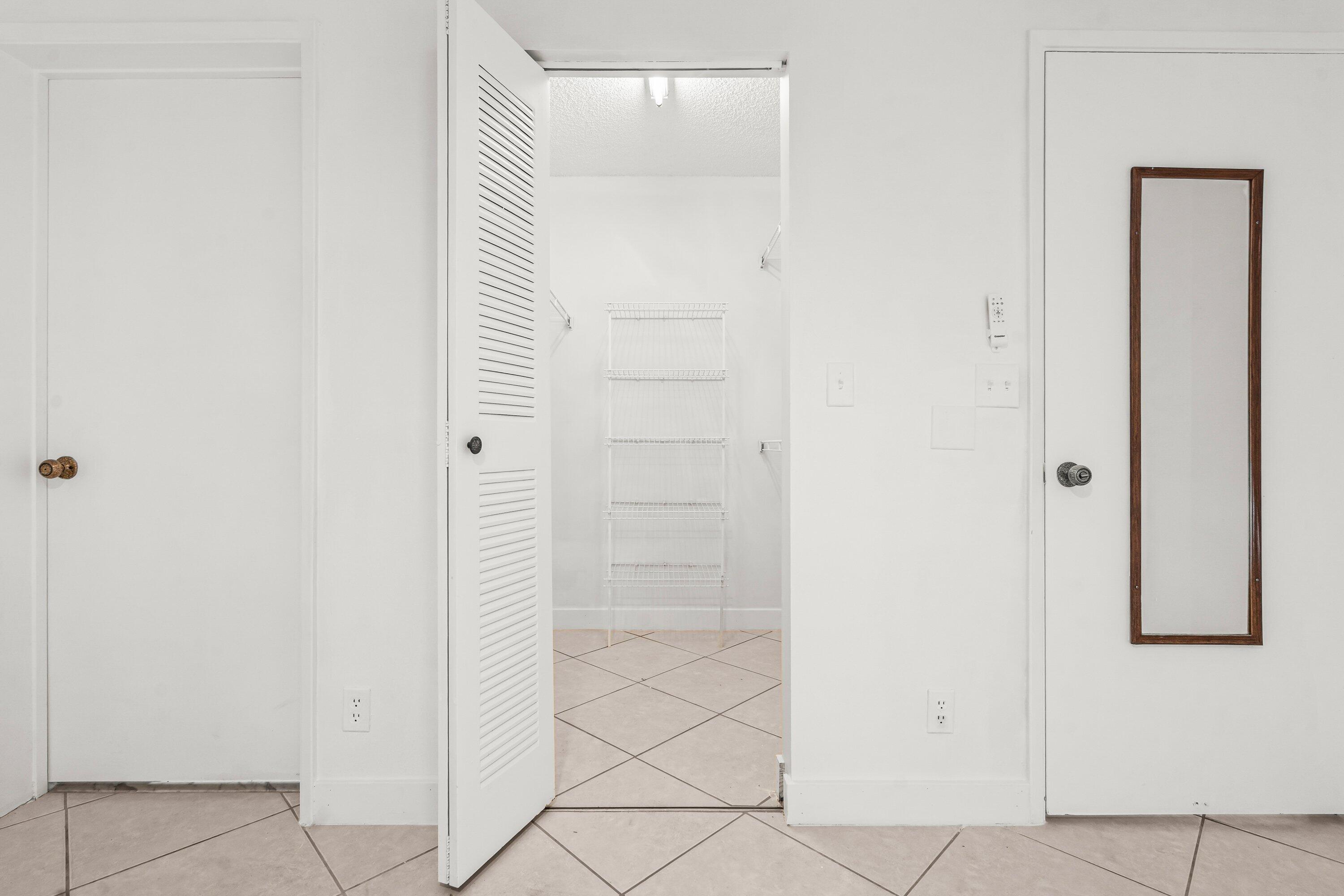 HUNTINGTON LAKES SEC FOUR CONDOS - Residential Lease