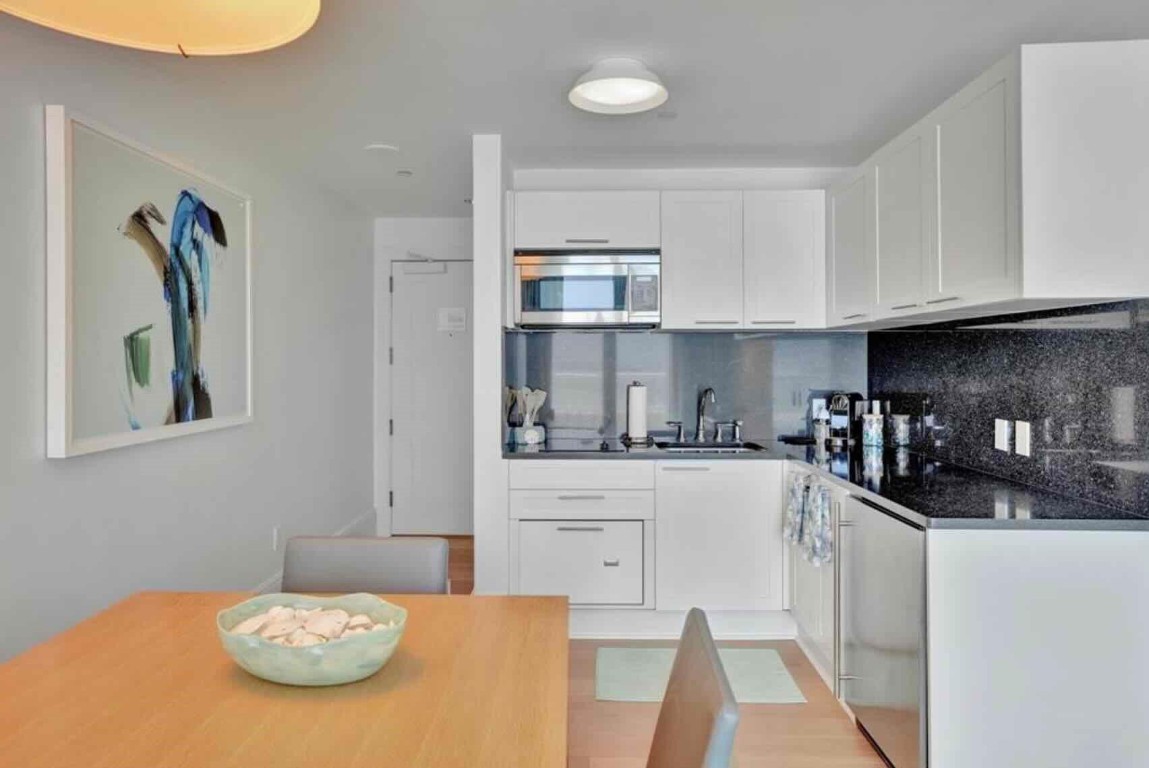 1 N Fort Lauderdale Beach Boulevard 1607