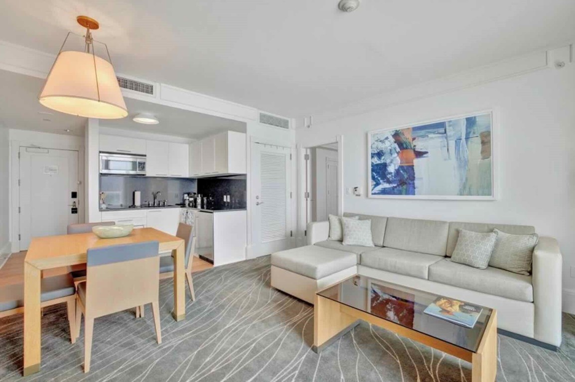 1 N Fort Lauderdale Beach Boulevard 1607